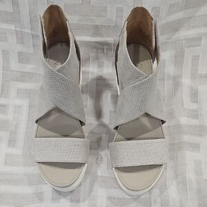 Dr. Scholls Women's Perforated Sandals - Gray